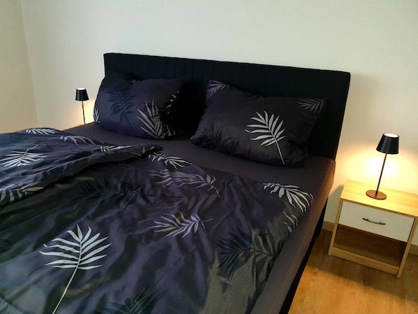 2 bedrooms, iron/ironing board, travel cot, free WiFi