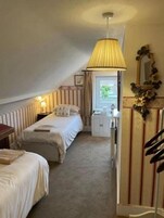 家庭三人房 | 免费 WiFi