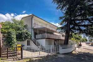 Front of property - Terrazza Grande Apartment (Crikvenica)
