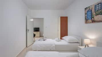 Standard Apartment, 2 Bedrooms, Mountainside (Terrazza Grande Apartment) | 2 bedrooms, free WiFi, bed sheets
