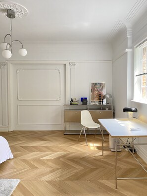 Svit Comfort - utsikt mot staden | Vardagsrum