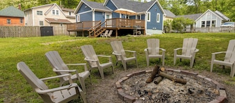 Newly Renovated & Pet-friendly, Close to Lake Michigan w/ Yard