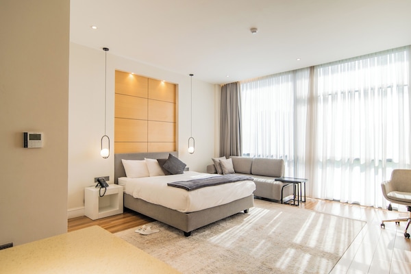 Junior Studio | In-room safe, individually furnished, desk, laptop workspace