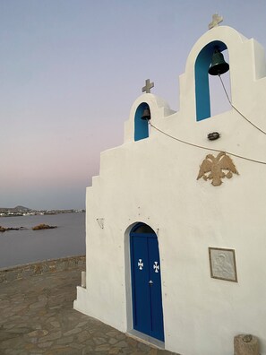 Property grounds - Villa louise, sea view, swimming pool, sleeps 12, near Drios (Drios)