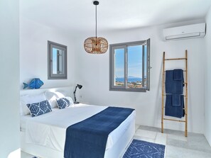 5 bedrooms, iron/ironing board, travel crib, WiFi - Villa louise, sea view, swimming pool, sleeps 12, near Drios (Drios)