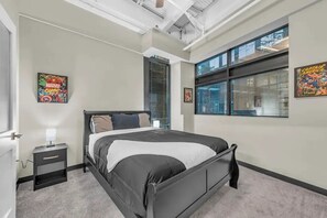 1 chambre, fer et planche à repasser, Wi-Fi, draps fournis