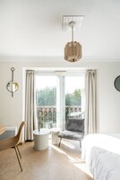 Economy Apartment | Living area