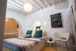 3 bedrooms, WiFi, bed sheets - The White House (Erriadh)