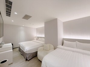 Family Quadruple Room, 2 Double Beds, Non Smoking, Private Bathroom | Premium bedding, down comforters, memory foam beds, desk - At Home Hotel NanShi (Taipei)