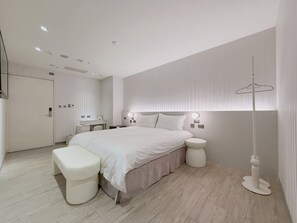 Tomannsrom – elite, 2 enkeltsenger, ikke-røyk, privat bad | Sengetøy av topp kvalitet, dundyner, memory foam-senger og skrivebord