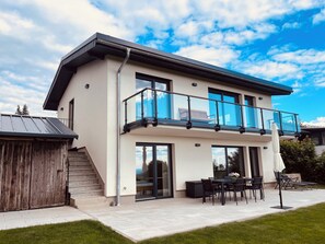 Exterior - Relax with panoramic views in the Vogelsberg. With sauna and whirlpool. (Laubach)