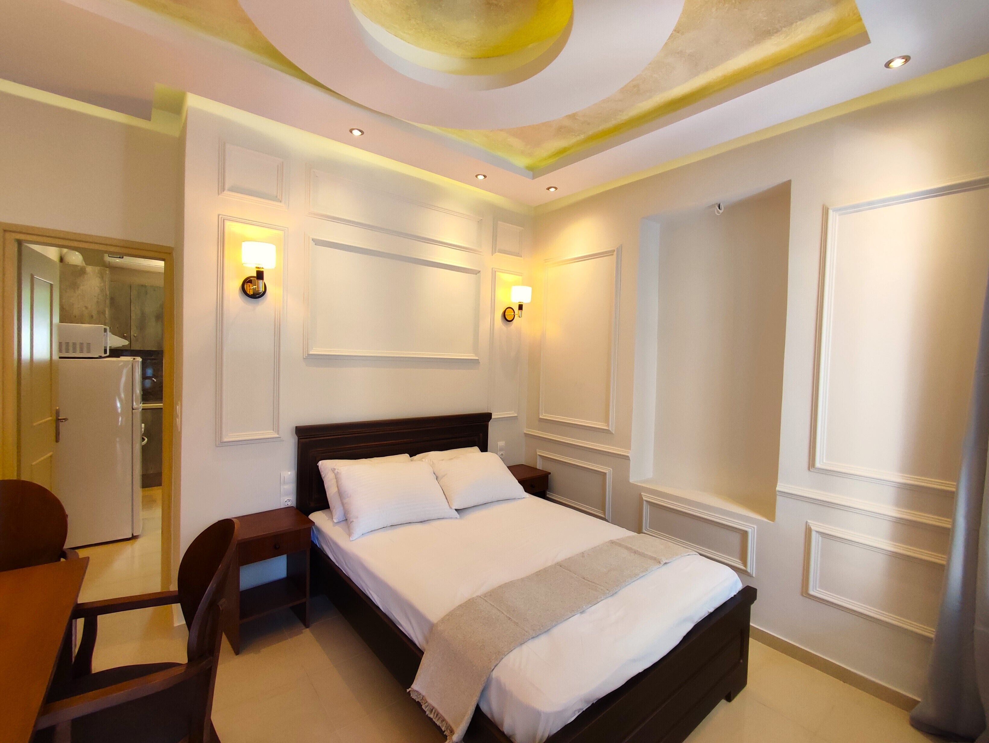 1 habitación, escritorio y espacio para trabajar con laptop 