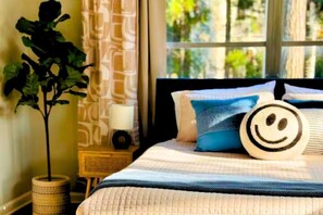 4 habitaciones, escritorio, tabla de planchar con plancha y wifi gratis 
