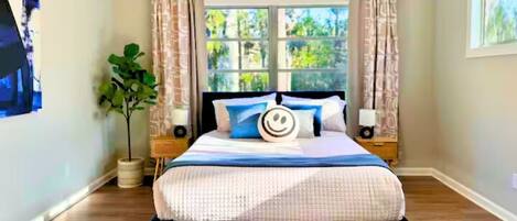 4 sovrum, skrivbord, strykjärn/strykbräda och gratis wi-fi