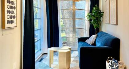 Modern Buckhead Retreat Sleeps 10: Families & Groups