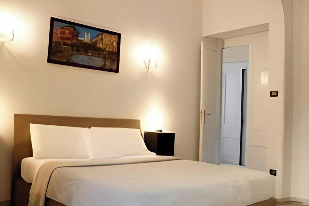 1 kamar tidur, meja kerja, ruang kerja ramah laptop, dan kedap suara