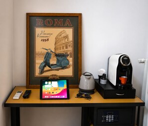 Deluxe Townhome, 1 Katil Raja (King), Non Smoking, Pengemasan | 1 bilik tidur, meja, ruang kerja komputer riba, kalis bunyi 