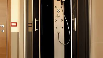 Deluxe Townhome, Multiple Beds, Non Smoking, Housekeeping | 1 bedroom, desk, laptop workspace, soundproofing