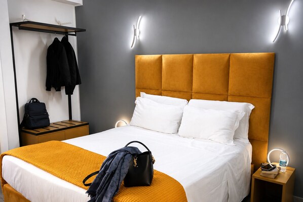 Deluxe Townhome, 1 King Bed, Non Smoking, Housekeeping - Cola di Rienzo Inn (Rome)