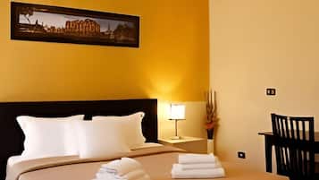 Deluxe Townhome, 1 King Bed, Non Smoking, Housekeeping | 1 bedroom, desk, laptop workspace, soundproofing