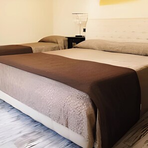 Deluxe Townhome, Multiple Beds, Non Smoking, Housekeeping