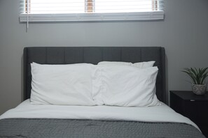 4 bedrooms, WiFi, bed sheets