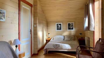 9 habitaciones, tabla de planchar con plancha y cuna de viaje