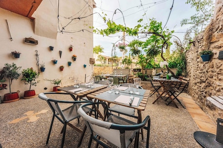 Exterior. L'Aparté en Corbières