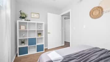3 chambres, fer et planche à repasser, Wi-Fi, draps fournis