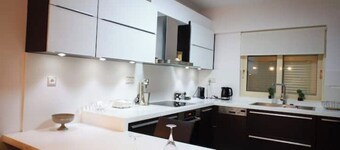 Luxury villa with pool on the Athens Riviera