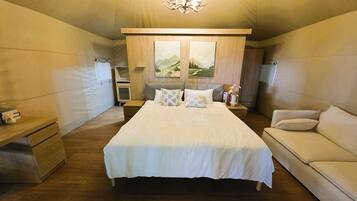 Premium tent | 1 slaapkamer, een kluis op de kamer, beddengoed