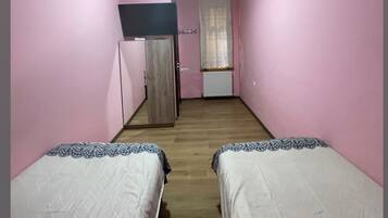 2 間睡房、熨斗/熨衫板、Wi-Fi、床單