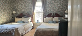 The Hudson Room - Two Queen Beds  - The Guilford Bed & Breakfast
