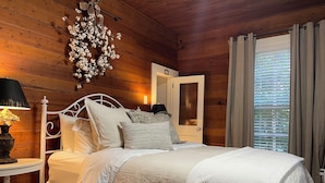 Comfort Single Room, Garden View | Iron/ironing board, WiFi (free) - Yellow Daisy Bed and Breakfast (Dahlonega)