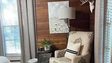 Enkeltrom – comfort, hageutsikt | Strykejern/-brett og wi-fi (inkludert)