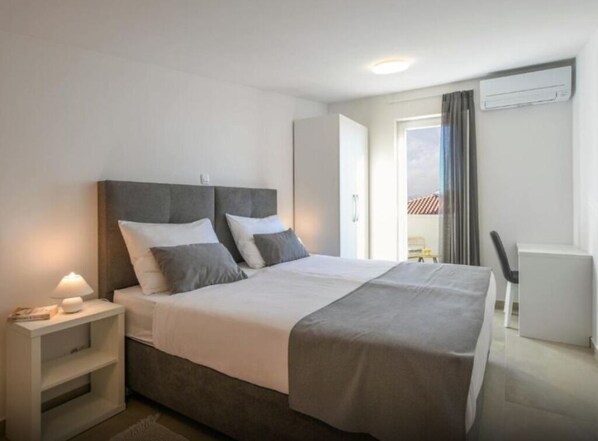 1 bedroom, iron/ironing board, WiFi, bed sheets - A&V Residence - Two-storey one-bedroom apartment with terrace (Novigrad)