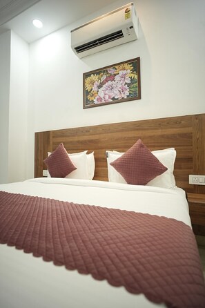 Deluxe Double Room, City View - HOTEL LE GRANDE (Zirakpur)