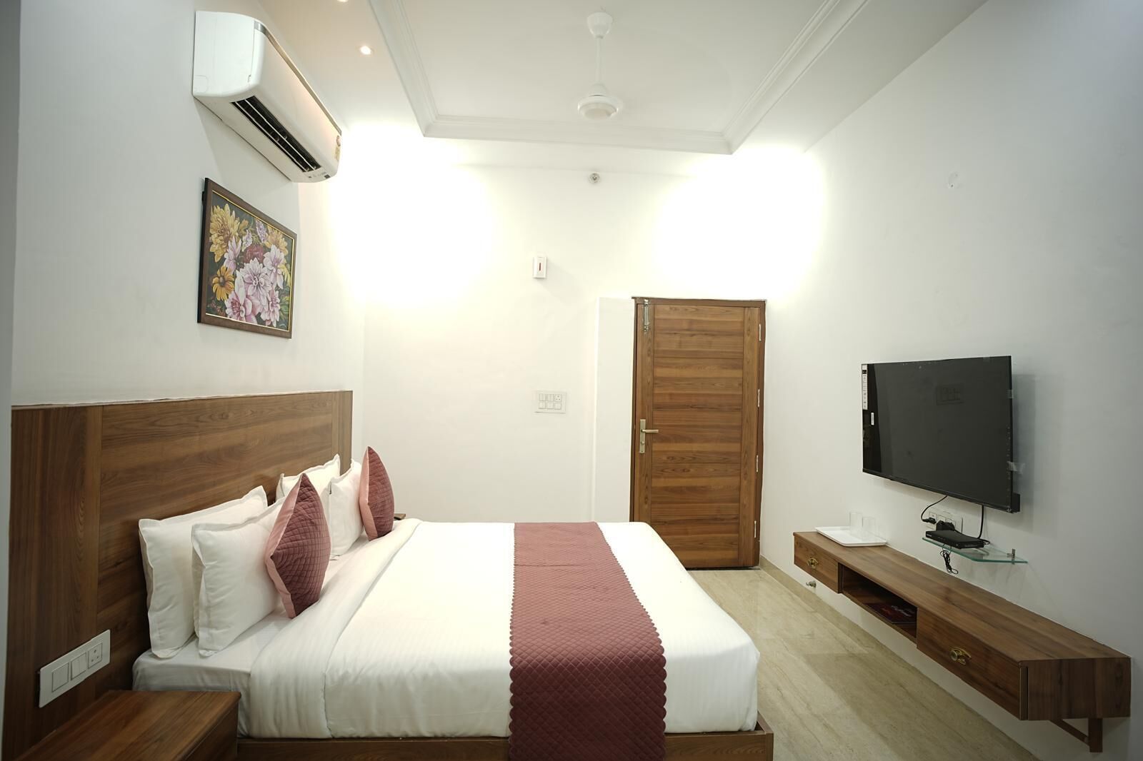 Habitación doble Deluxe, vista a la ciudad | Sábanas de algodón egipcio, ropa de cama de alta calidad y edredón 