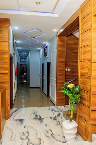 Del Migos Hotel & Suites