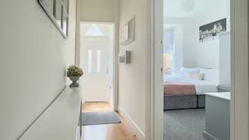 4 bedrooms, WiFi, bed sheets