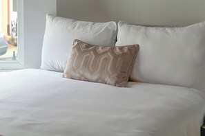 4 bedrooms, WiFi, bed sheets