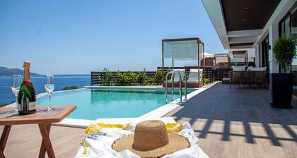 Zavia Villas-Villa Tria with Private Pool and Sea Access