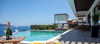 Zavia Villas-Villa Tria with Private Pool and Sea Access