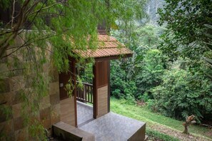 Familie villa, balkon, uitzicht op bergen | Terras