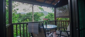 De Serenity - Exclusive Jungle Retreat
