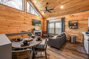 Smart TV, video games