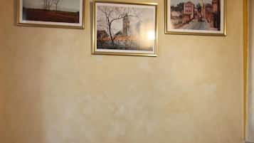 Apartment, 2 Bedrooms, Accessible, Smoking | Living room