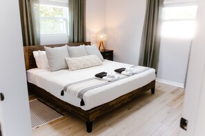 4 bedrooms, desk, iron/ironing board, travel crib