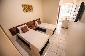 Economy Twin Room | Iron/ironing board, free WiFi - Havana Economy (Uberaba)