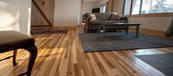 Historic Hawkes Apartment--downtown washburn, close to beaches, restaurants, etc